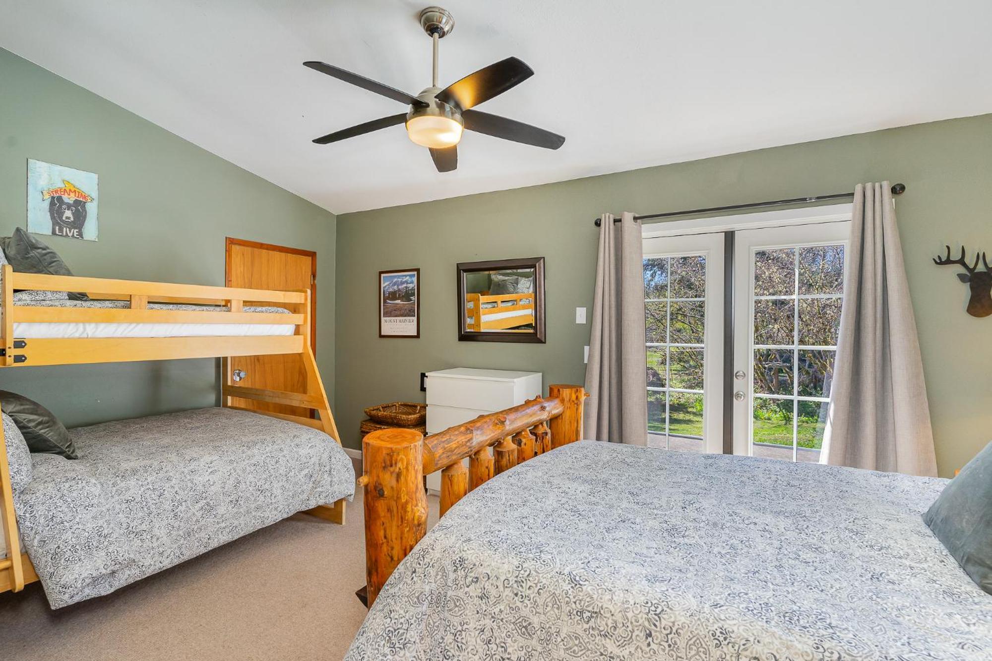 Bear'S Den Hideaway With Hot Tub Villa Ashford Bagian luar foto
